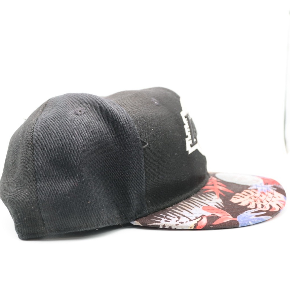 Lakers SnapBack Black with Floral Rim - Picture 3 of 8